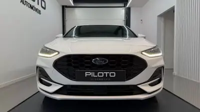 Ford Focus 2025 - 22990 EUR, 11701 km - AUTO.MOTO.pt - 11701km - foto 3 de 35