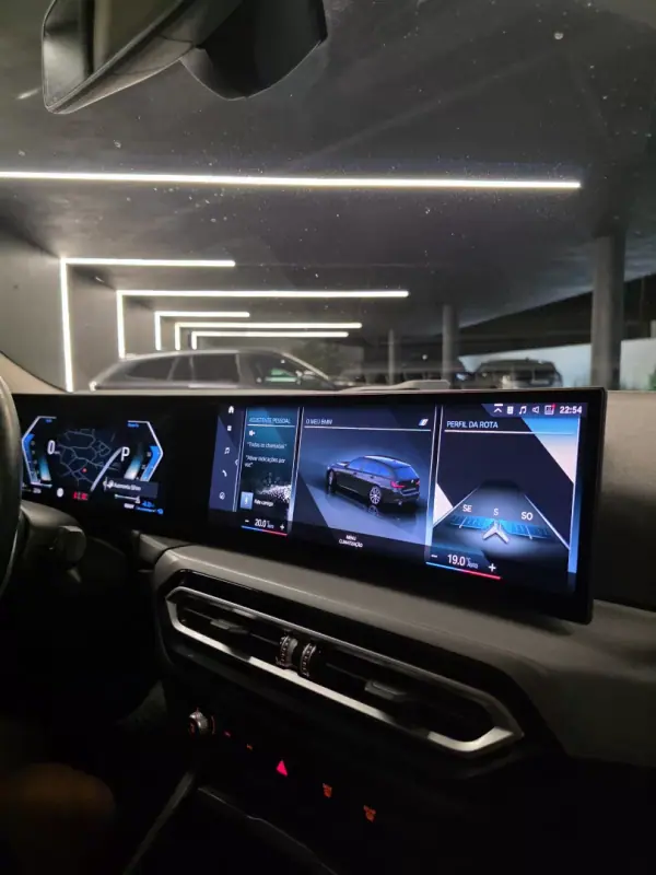 BMW 320 e Line Sport Auto 2023 Hybrid Plug-In — 176 000 km BMW 320 e Line Sport Auto 2023 Hybrid Plug-In
