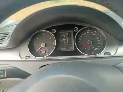 Volkswagen Passat 2012 - 7000 EUR, 305000 km - 305000km - foto 4 de 4