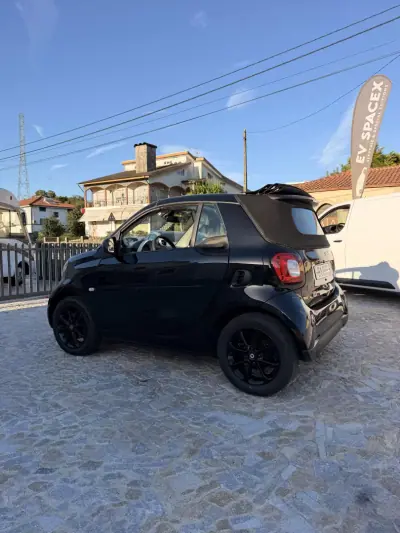 Smart Fortwo Cabrio 2018 - 11900 EUR, 52000 km - 52000km - foto 3 de 10