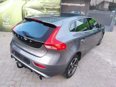 Volvo V40 2018 - 17500 EUR, 185000 km - AUTO.MOTO.pt - 185000km - foto 17 de 28