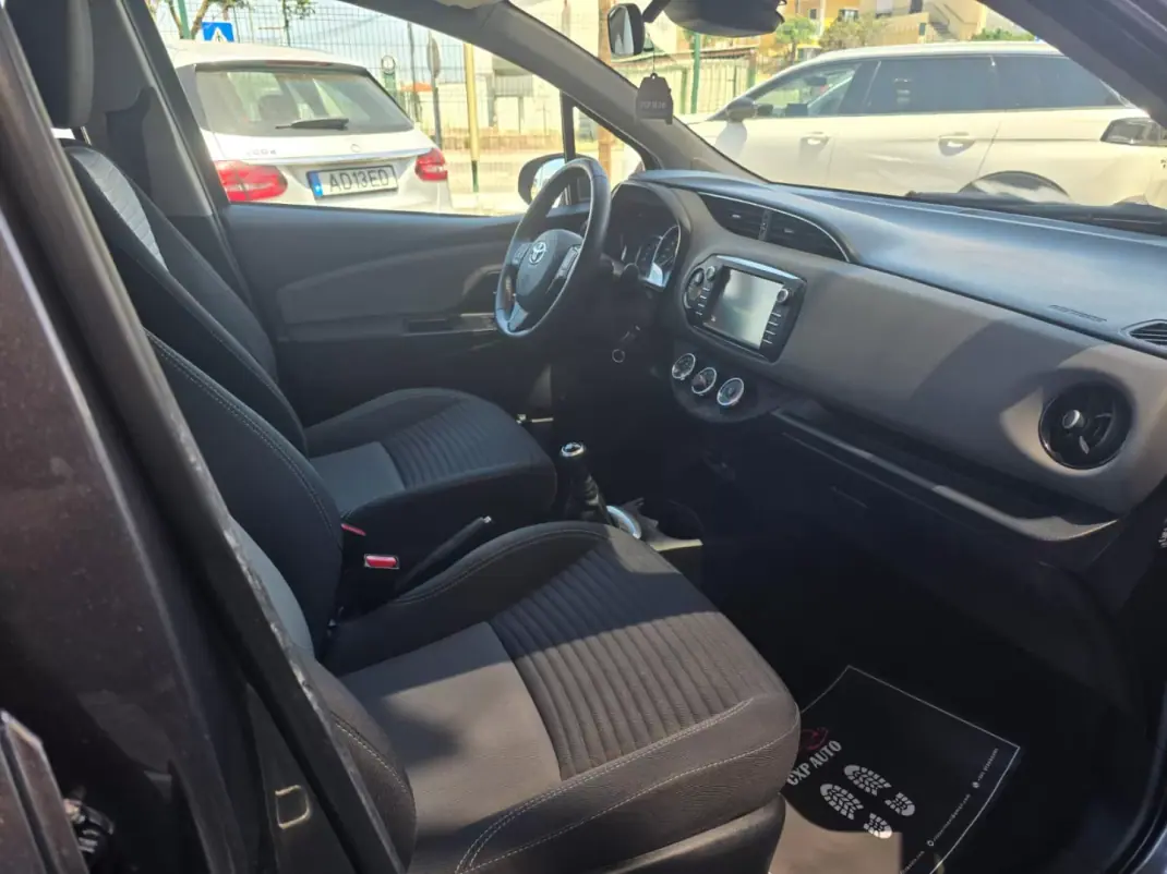 Toyota Yaris 2020 - 12900 EUR, 127000 km - 127000km - foto 15 de 17