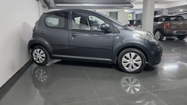 Citroën C1 2011 - 8990 EUR, 112000 km - AUTO.MOTO.pt - 112000km - foto 15 de 21
