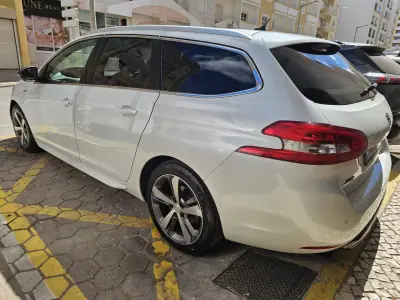 Peugeot 308 SW 2017 - 14500 EUR, 108350 km - AUTO.MOTO.pt - 108350km - foto 19 de 21