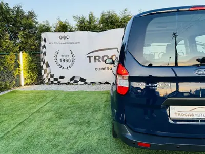 Ford Tourneo Courier 2017 - 9990 EUR, 168856 km - AUTO.MOTO.pt - 168856km - foto 20 de 47