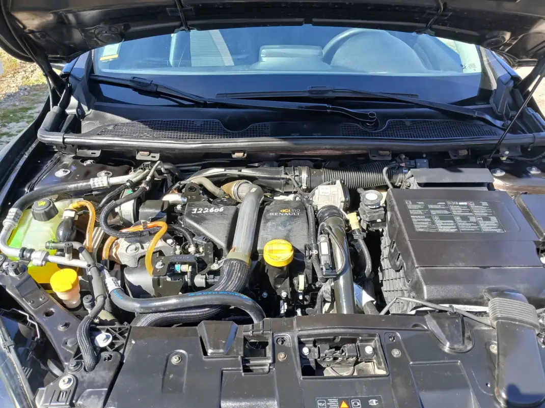 Renault Mégane 2010 - 7800 EUR, 122607 km - AUTO.MOTO.pt - 122607km - foto 28 de 29