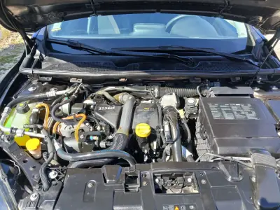 Renault Mégane 2010 - 7800 EUR, 122607 km - AUTO.MOTO.pt - 122607km - foto 28 de 29