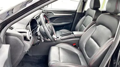 MG ZS 2022 - 24900 EUR, 43500 km - AUTO.MOTO.pt - 43500km - foto 7 de 11