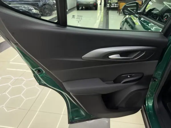 Alfa Romeo Tonale 2023 - 32950 EUR, 43871 km - AUTO.MOTO.pt - 43871km - foto 48 de 52