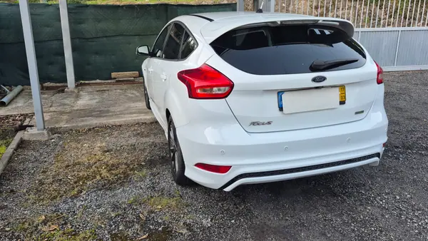 Ford Focus 2017 - 9995 EUR, 127234 km - AUTO.MOTO.pt - 127234km - foto 5 de 15