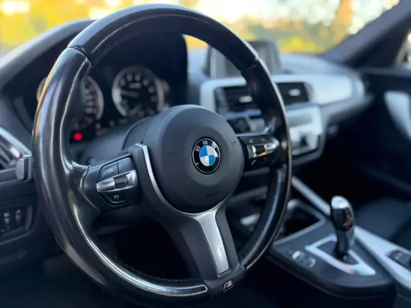 BMW 118 2018 - 17999 EUR, 160000 km - AUTO.MOTO.pt - 160000km - foto 15 de 17