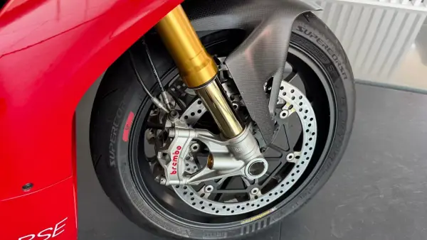 Ducati Panigale R 2020 - 32990 EUR, 8946 km - AUTO.MOTO.pt - 8946km - foto 2 de 18
