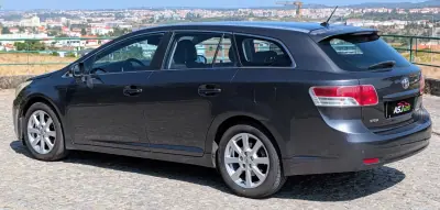 Toyota Avensis SW 2010 - 6900 EUR, 274056 km - AUTO.MOTO.pt - 274056km - foto 10 de 21
