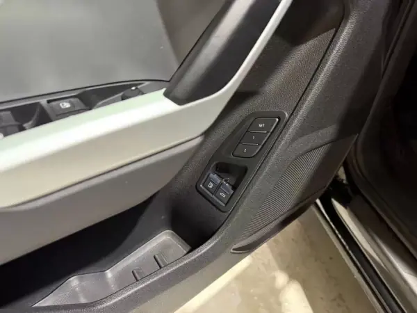 Audi Q3 Sportback 2021 - 36999 EUR, 74000 km - AUTO.MOTO.pt - 74000km - foto 9 de 21