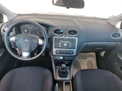 Ford Focus SW 2005 - 2990 EUR, 307902 km - AUTO.MOTO.pt - 307902km - foto 25 de 27