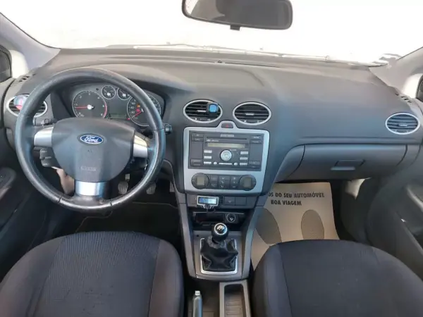 Ford Focus SW 2005 - 2990 EUR, 307902 km - AUTO.MOTO.pt - 307902km - foto 25 de 27