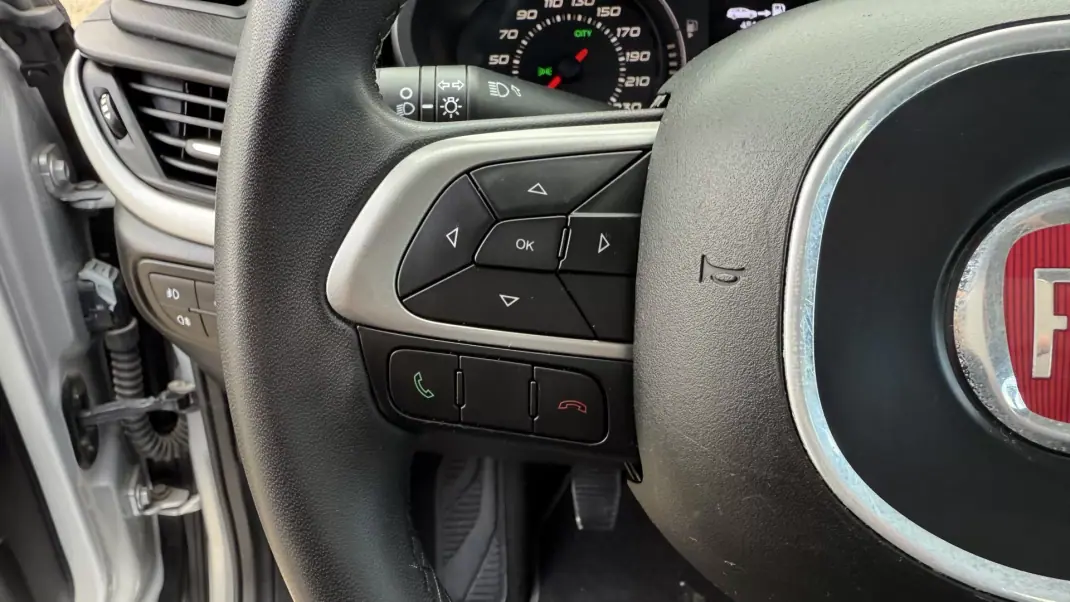 Fiat Tipo Station Wagon 2019 - 12750 EUR, 75000 km - AUTO.MOTO.pt - 75000km - foto 19 de 32