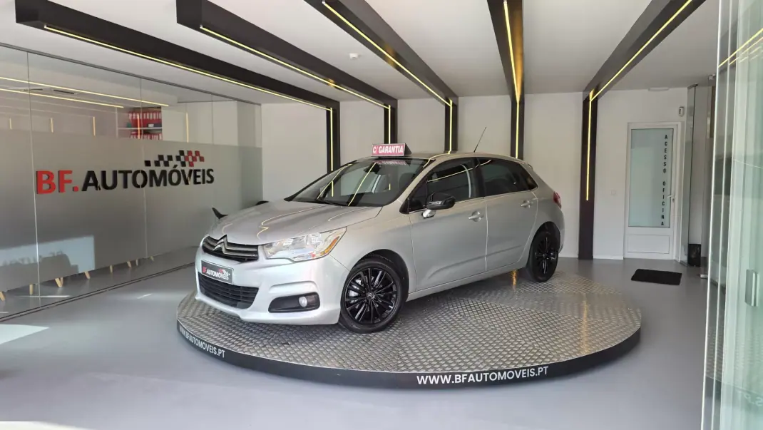 Citroën C4 2011 - 7900 EUR, 225567 km - AUTO.MOTO.pt - 225567km - foto 2 de 49
