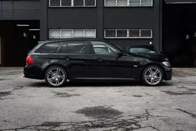 BMW 318 2010 - 11900 EUR, 321000 km - AUTO.MOTO.pt - 321000km - foto 2 de 18