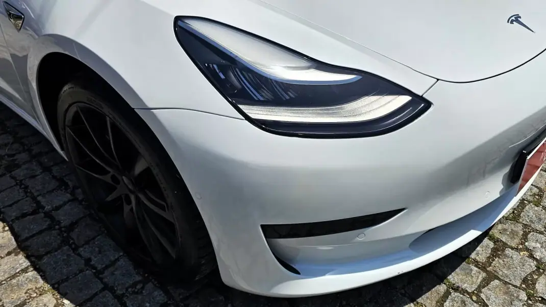 Tesla Model 3 2020 - 25500 EUR, 99000 km - AUTO.MOTO.pt - 99000km - foto 20 de 25
