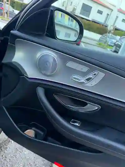 Mercedes-Benz E 300 2018 - 39000 EUR, 62500 km - AUTO.MOTO.pt - 62500km - foto 11 de 12