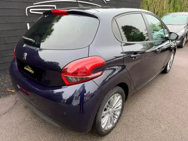 Peugeot 208 2017 - 8450 EUR, 147931 km - AUTO.MOTO.pt - 147931km - foto 4 de 9