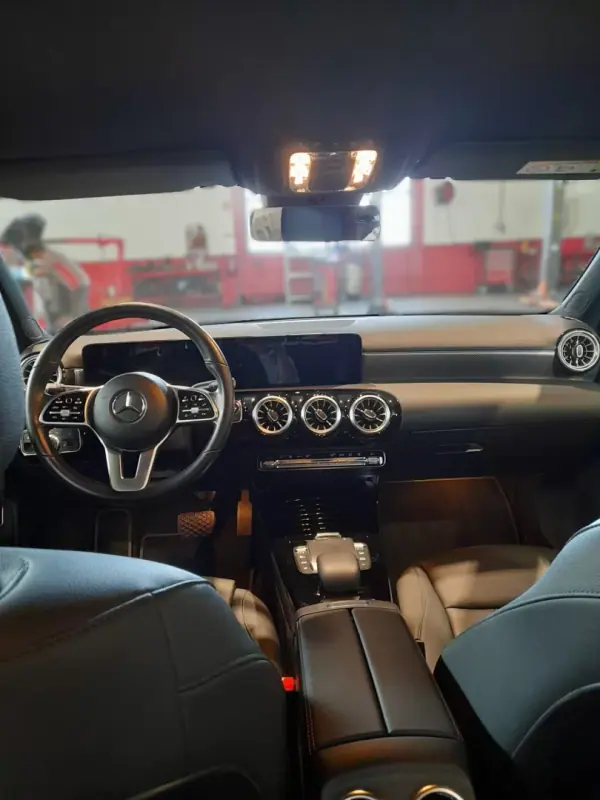 Mercedes-Benz A 250e 2021 - 25490 EUR, 83210 km - AUTO.MOTO.pt - 83210km - foto 10 de 17