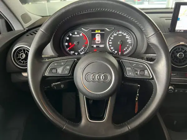 Audi A3 Sportback 2019 - 17900 EUR, 104914 km - AUTO.MOTO.pt - 104914km - foto 8 de 21