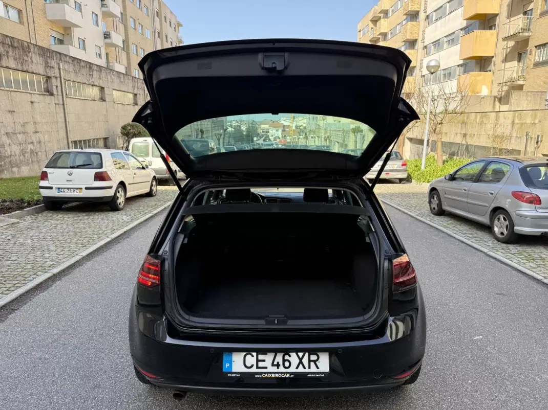Volkswagen Golf 2016 - 13950 EUR, 258000 km - AUTO.MOTO.pt - 258000km - foto 8 de 15
