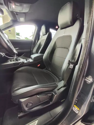 Jaguar E-Pace 2018 - 22500 EUR, 66000 km - AUTO.MOTO.pt - 66000km - foto 26 de 39