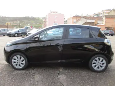 Renault Zoe 2015 - 7900 EUR, 129000 km - AUTO.MOTO.pt - 129000km - foto 5 de 12