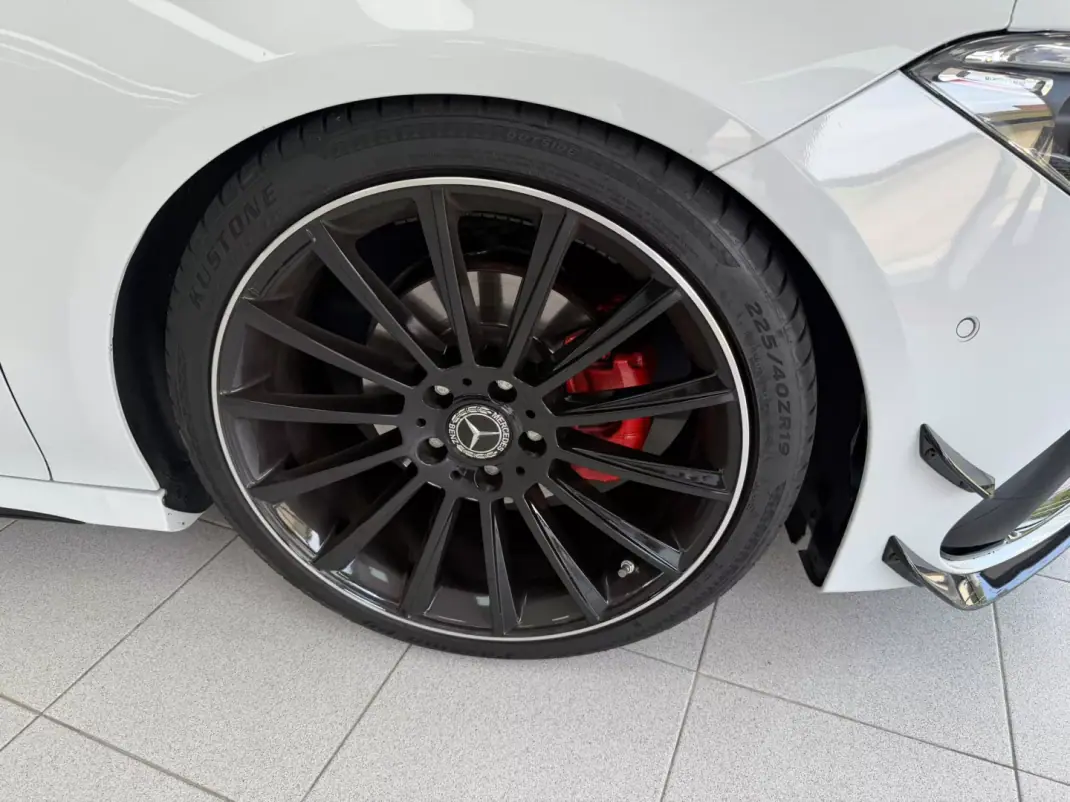 Mercedes-Benz CLA 180 2019 - 32000 EUR, 172639 km - AUTO.MOTO.pt - 172639km - foto 27 de 32