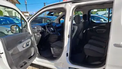 Toyota Proace City Verso 1.5D L1 Confort 2022 - 22900 EUR, 171567 km - AUTO.MOTO.pt - 171567km - foto 16 de 35
