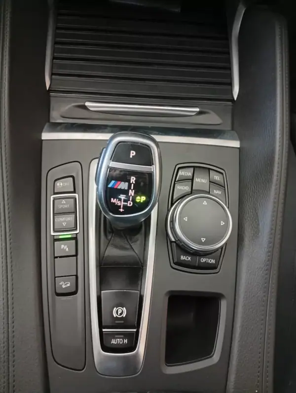 BMW X6 2016 - 59950 EUR, 134000 km - 134000km - foto 13 de 24