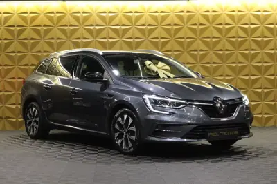 Renault Mégane Sport Tourer 2022 - 16250 EUR, 167000 km - AUTO.MOTO.pt - 167000km - foto 4 de 32