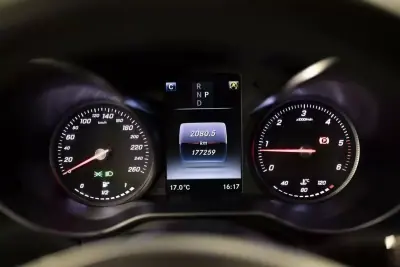 Mercedes-Benz C 220 2016 - 26900 EUR, 178412 km - AUTO.MOTO.pt - 178412km - foto 12 de 22