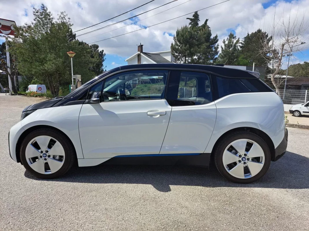 BMW i3 2019 - 28500 EUR, 89000 km - AUTO.MOTO.pt - 89000km - foto 10 de 45