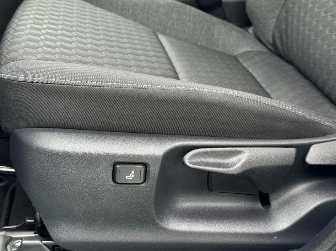 Toyota Yaris 2023 - 22990 EUR, 32000 km - AUTO.MOTO.pt - 32000km - foto 17 de 18