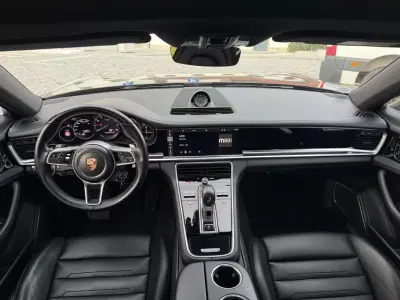 Porsche Panamera 2017 - 58990 EUR, 114000 km - AUTO.MOTO.pt - 114000km - foto 22 de 39