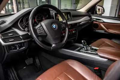 BMW X5 2015 - 27900 EUR, 170106 km - AUTO.MOTO.pt - 170106km - foto 26 de 44