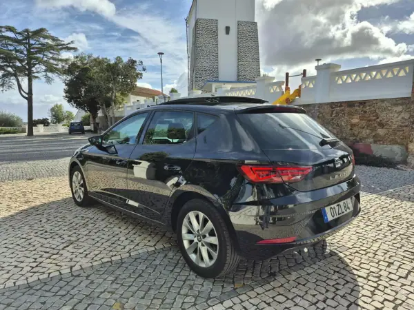SEAT Leon 2019 - 15900 EUR, 90147 km - AUTO.MOTO.pt - 90147km - foto 4 de 23