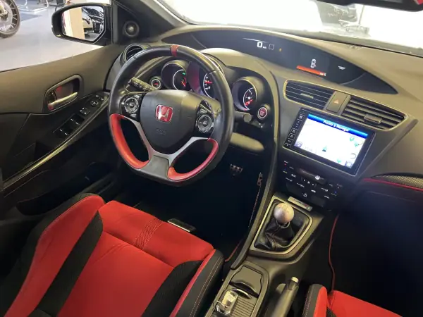 Honda Civic 2016 - 30990 EUR, 140000 km - AUTO.MOTO.pt - 140000km - foto 7 de 60