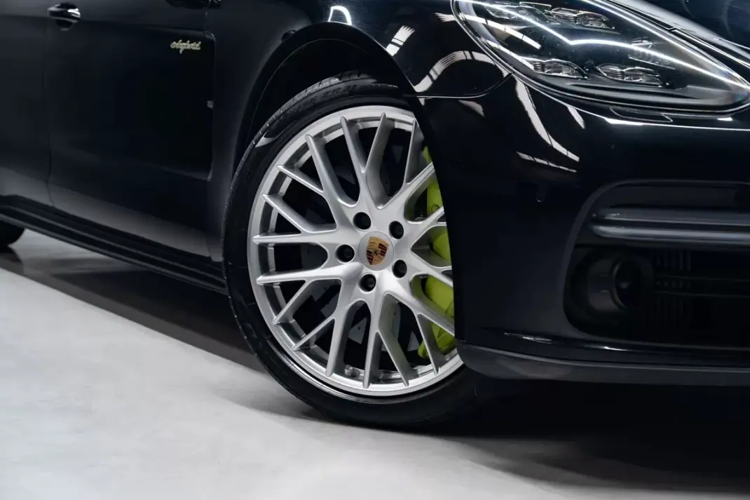 Porsche Panamera 2017 - 91950 EUR, 67458 km - AUTO.MOTO.pt - 67458km - foto 4 de 60