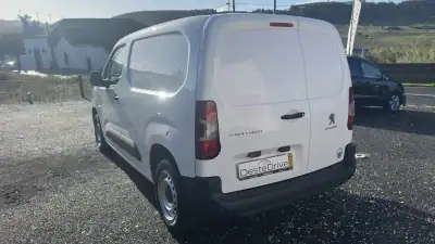 Peugeot Partner 1.6 BluHdi Pro 2019 - 12490 EUR, 144000 km - AUTO.MOTO.pt - 144000km - foto 7 de 19