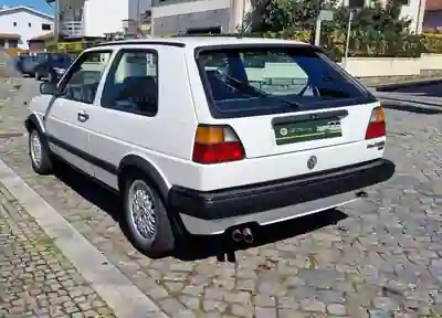 Volkswagen GOLF GTI 16V 1988 - 14900 EUR, 169000 km - foto 4 de 14