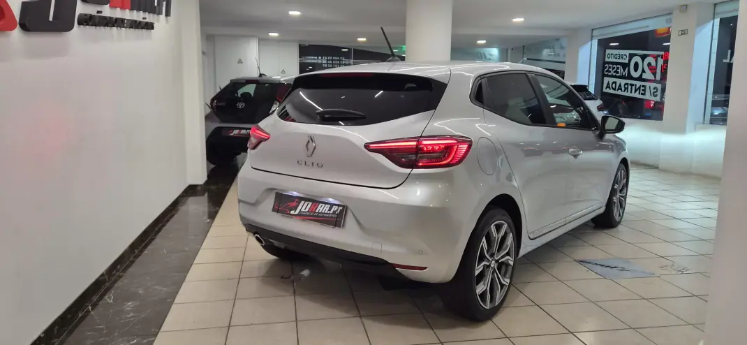 Renault Clio 2021 - 13990 EUR, 48453 km - 48453km - foto 11 de 39