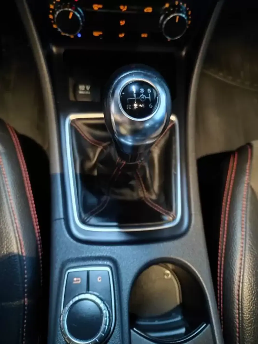 Mercedes-Benz A 180 2013 - 17650 EUR, 96800 km - AUTO.MOTO.pt - 96800km - foto 27 de 31