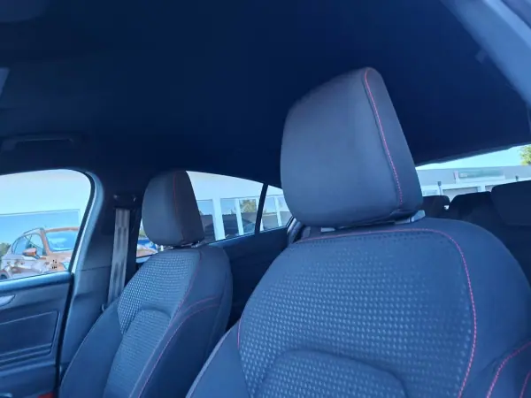 Ford Focus 2022 - 16500 EUR, 97500 km - AUTO.MOTO.pt - 97500km - foto 34 de 37