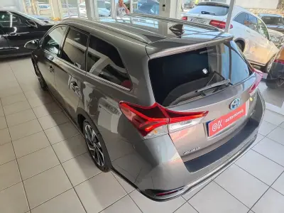 Toyota Auris Touring Sports 2018 - 16950 EUR, 109000 km - AUTO.MOTO.pt - 109000km - foto 8 de 37