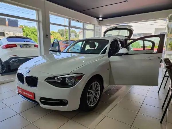 BMW 116 2013 - 10500 EUR, 215000 km - AUTO.MOTO.pt - 215000km - foto 21 de 33